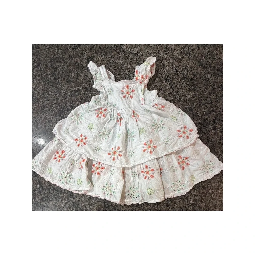 Cupcakes and Cashmere Girls White Floral Eyelet Tiered Dress Size 4T Boho Ruffle